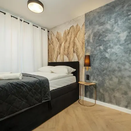 Black And Beige With Balcony And Parking In By Renters